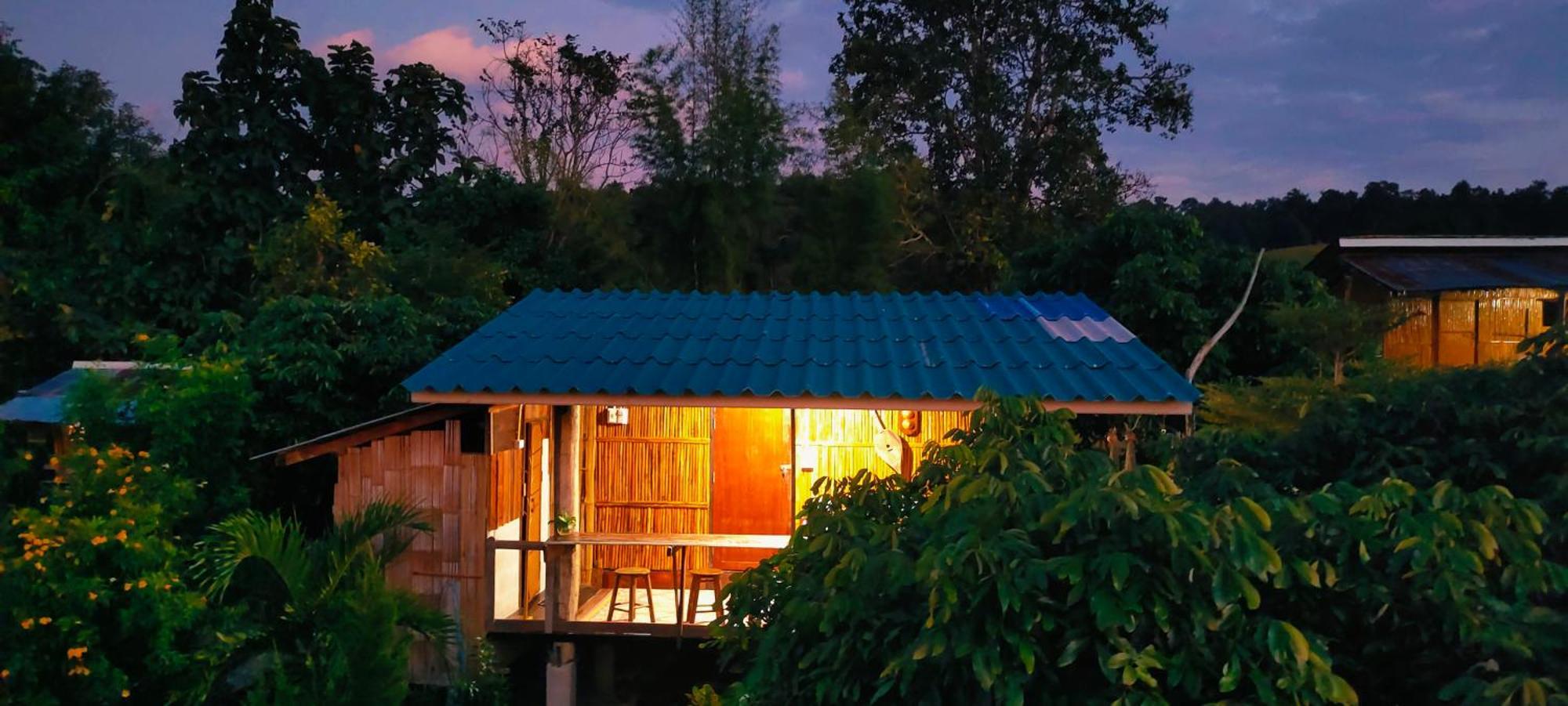 Baan 2 Dao Farmstay Чианг Дао Экстерьер фото